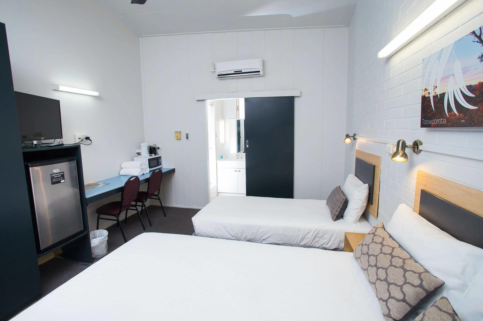 Downs Motel Toowoomba Exterior photo